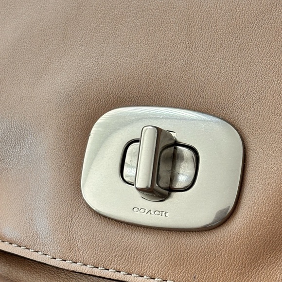 Authentic Coach Leather bag. - Picture 8 of 16